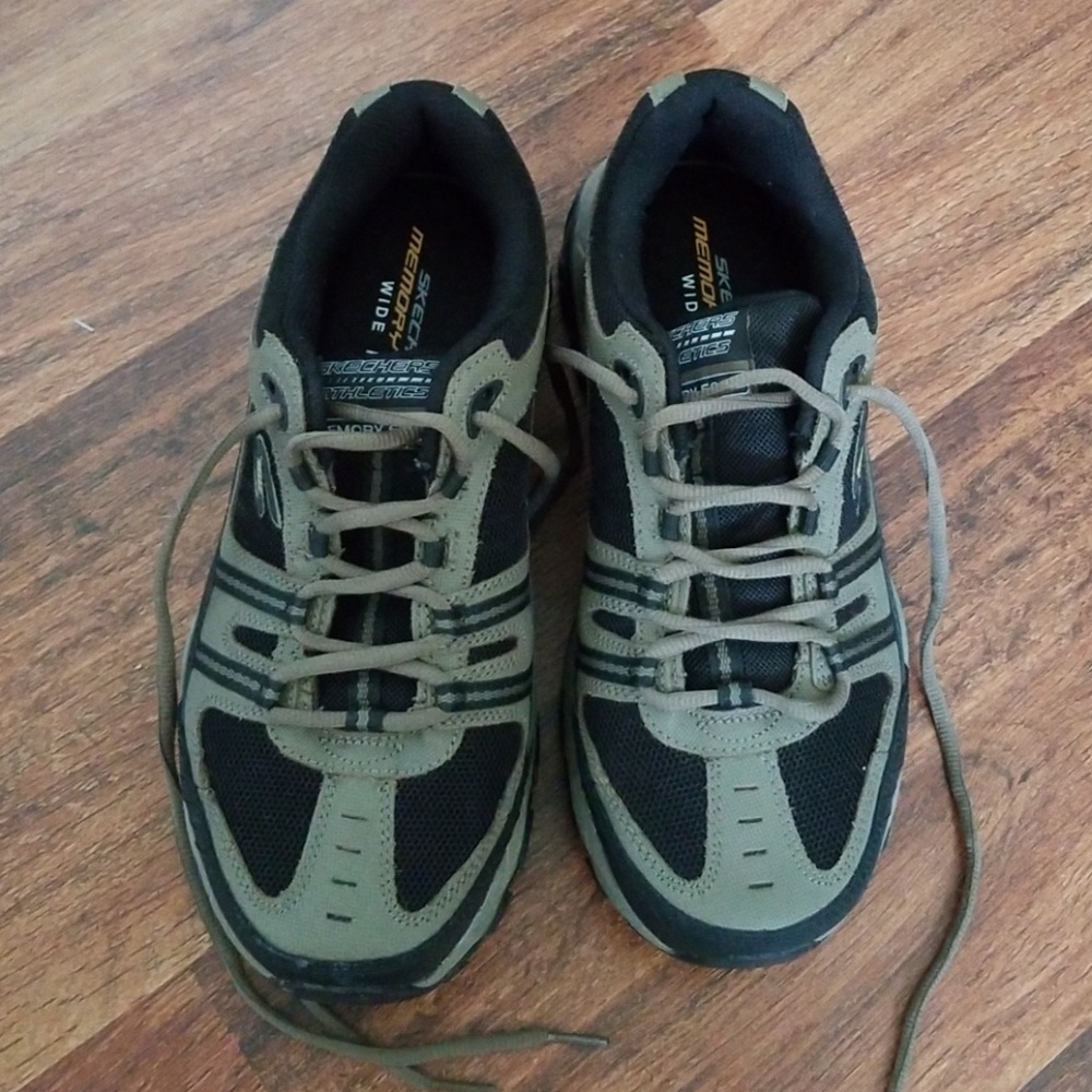 Mens Skechers tennis shoes